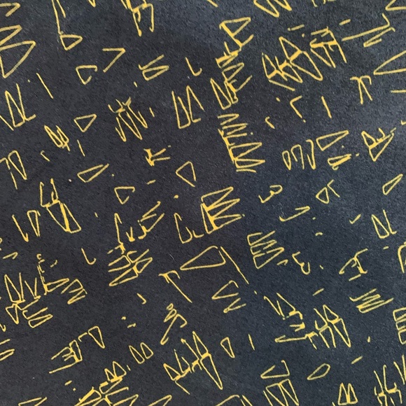 💕LuLaRoe Irma Shirt - Picture 2 of 4